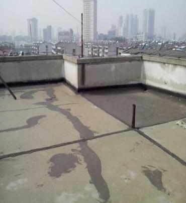 阿克陶漏水维修 楼顶漏水是什么原因，楼顶漏水维修方法是什么?